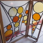 VitrauxCollard.com - Pièces d'artistes - Paravent verre Tiens une bulle jaune orange 4