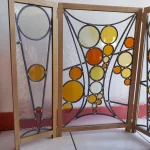 VitrauxCollard.com - Pièces d'artistes - Paravent verre Tiens une bulle jaune orange 6