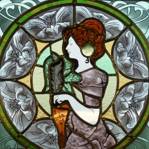 VitrauxCollard.com - Stages - Vitrail perfectionnement peinture sur verre d'apres Alfons Mucha