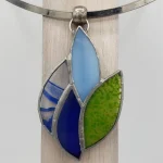 itrauxCollard.com - Bijoux - Ras de cou - Collier Verre peint feuilles bleu vert